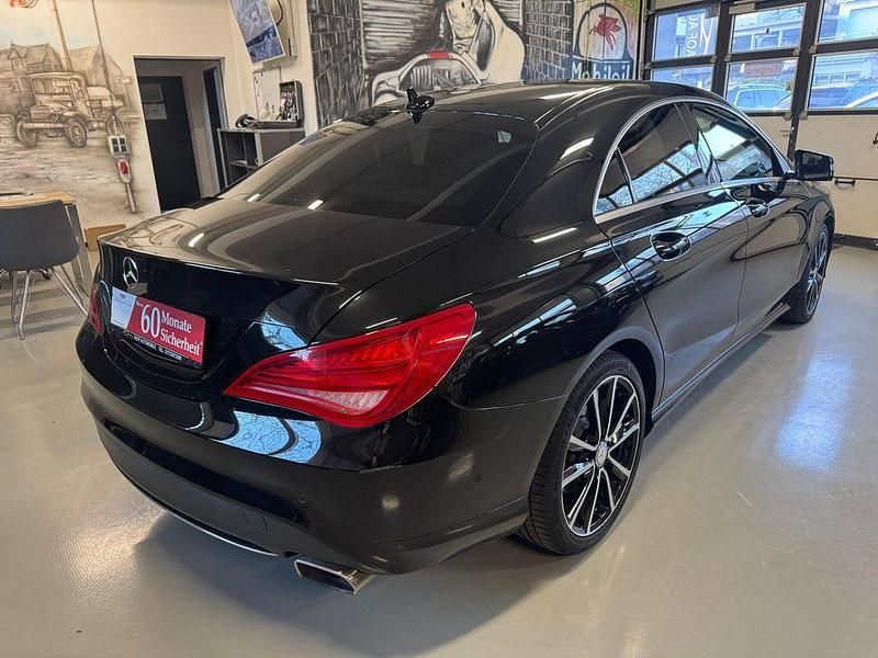 Gebraucht Mercedes CLA220 Urban 170 PS (125 kW) 2013 Schwarz Limousine