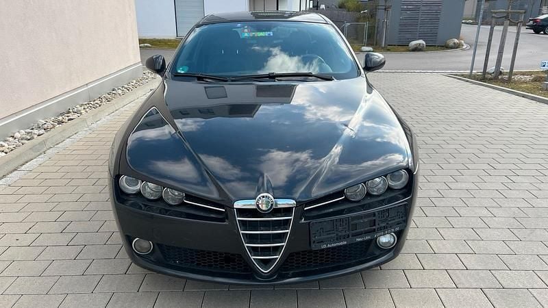 Schwarz Gebraucht 2010 Alfa Romeo 159 Kombi | 2.000 € (Fairer Preis) - Bild 1/4