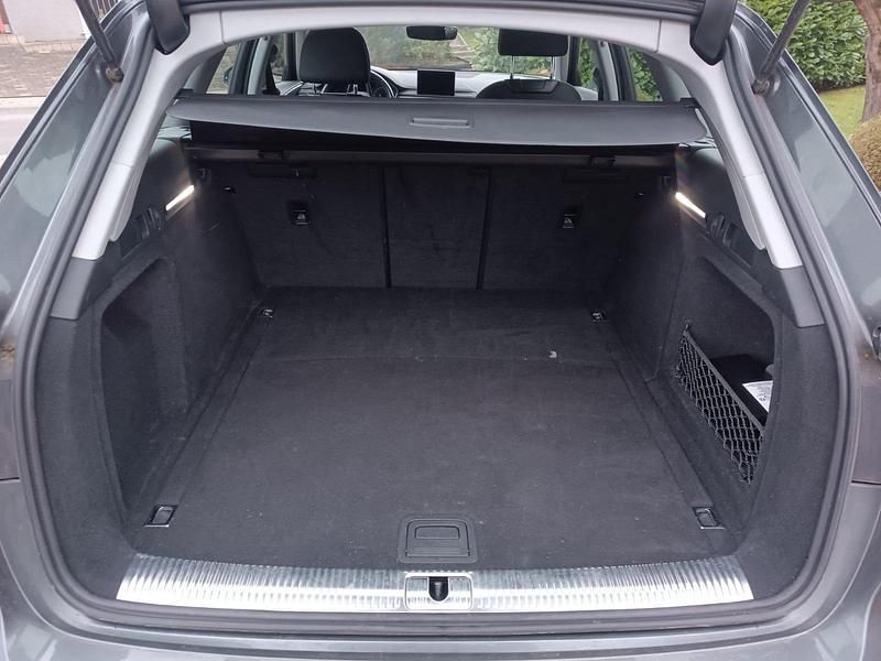 Second-hand Audi A4 120 CP (88 kW) 2019 Gri Break