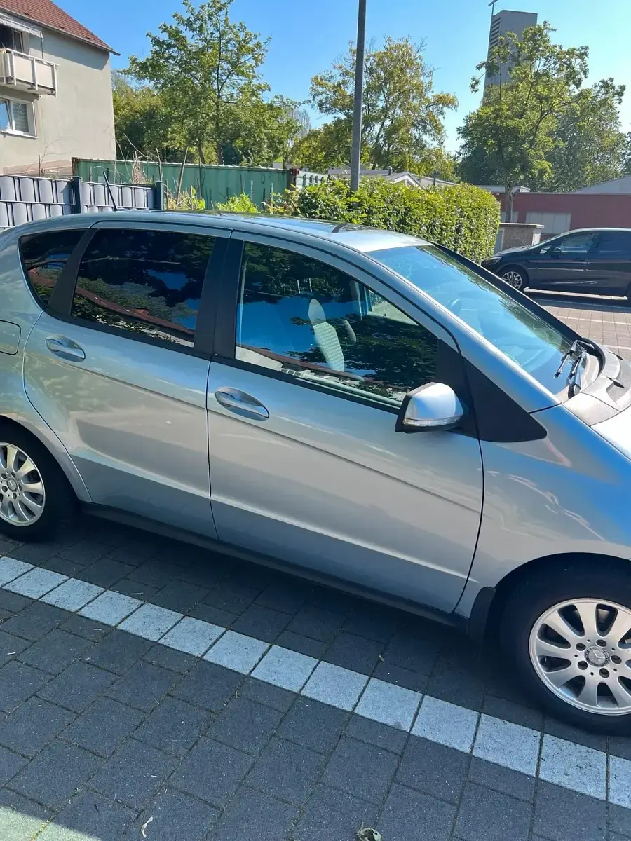 Gebraucht Mercedes A170 116 PS (85 kW) 2010 Blau Limousine