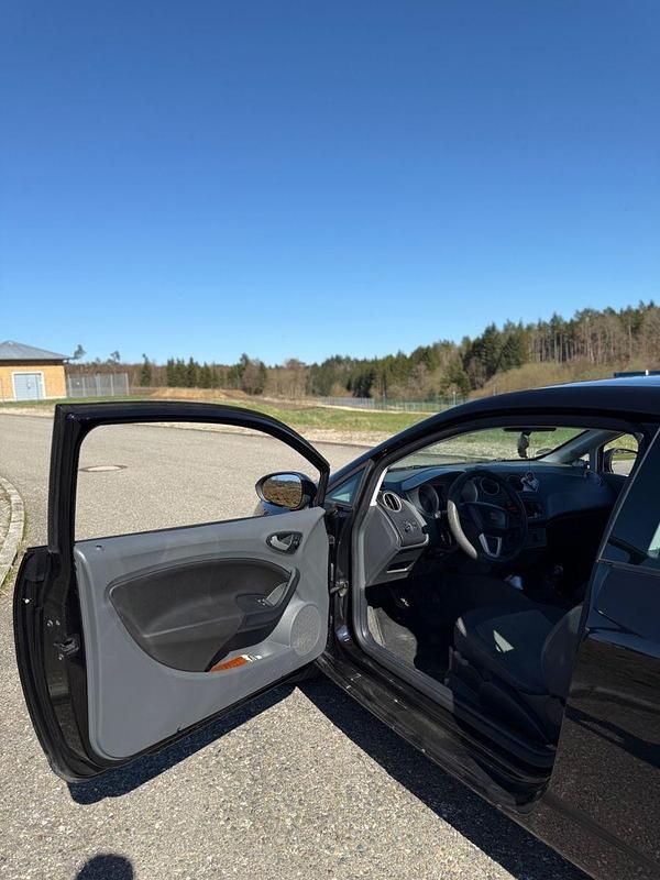 Second-hand Seat Ibiza Reference 86 CP (63 kW) 2010 Negru Coupe