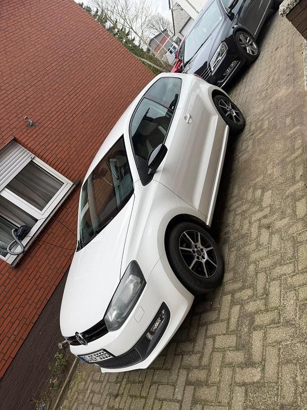 Gebraucht VW Polo 70 PS (51 kW) 2011 Weiß Kleinwagen