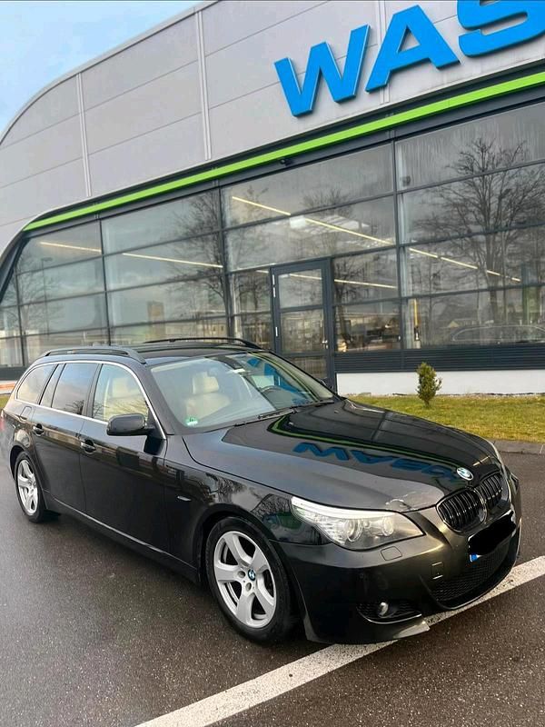 Gebraucht BMW 530 235 PS (172 kW) 2007 Schwarz Kombi