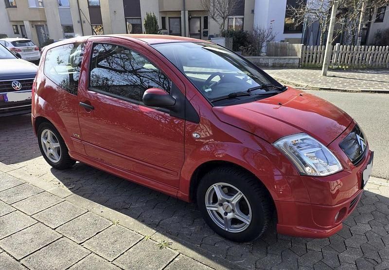 Gebraucht Citroën C2 VTR Sport 73 PS (53 kW) 2008 Rot Kleinwagen