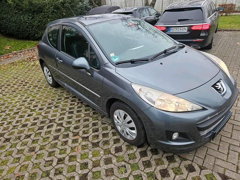 Gebraucht Peugeot 207 95 PS (69 kW) 2011 Grau Kleinwagen