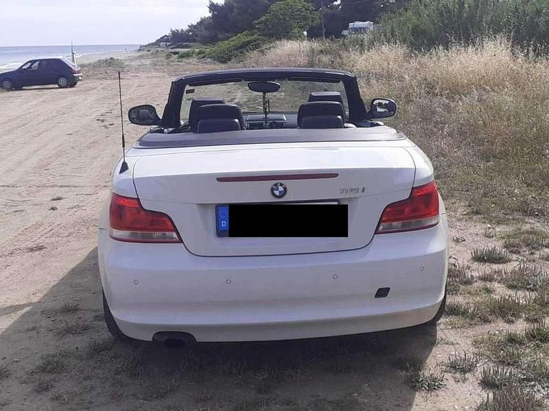 Gebraucht BMW 118 Cabriolet Sport Line 143 PS (105 kW) 2012 Weiß Cabrio