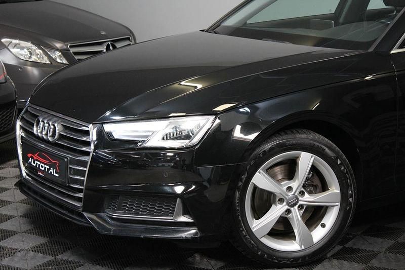 Gebraucht Audi A4 Sport 150 PS (110 kW) 2018 Schwarz Kombi