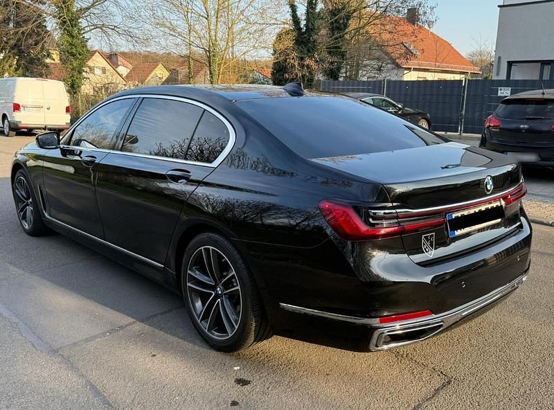 Gebraucht BMW 730L 265 PS (194 kW) 2020 Schwarz Limousine