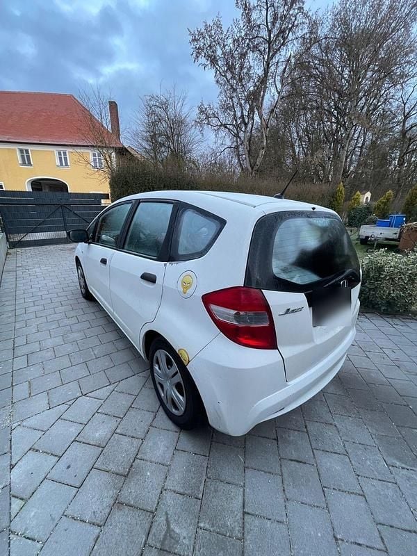 Gebraucht Honda Jazz S 90 PS (66 kW) 2013 Weiß Kleinwagen
