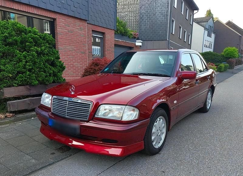 Gebraucht Mercedes C180 122 PS (89 kW) 1998 Rot Limousine