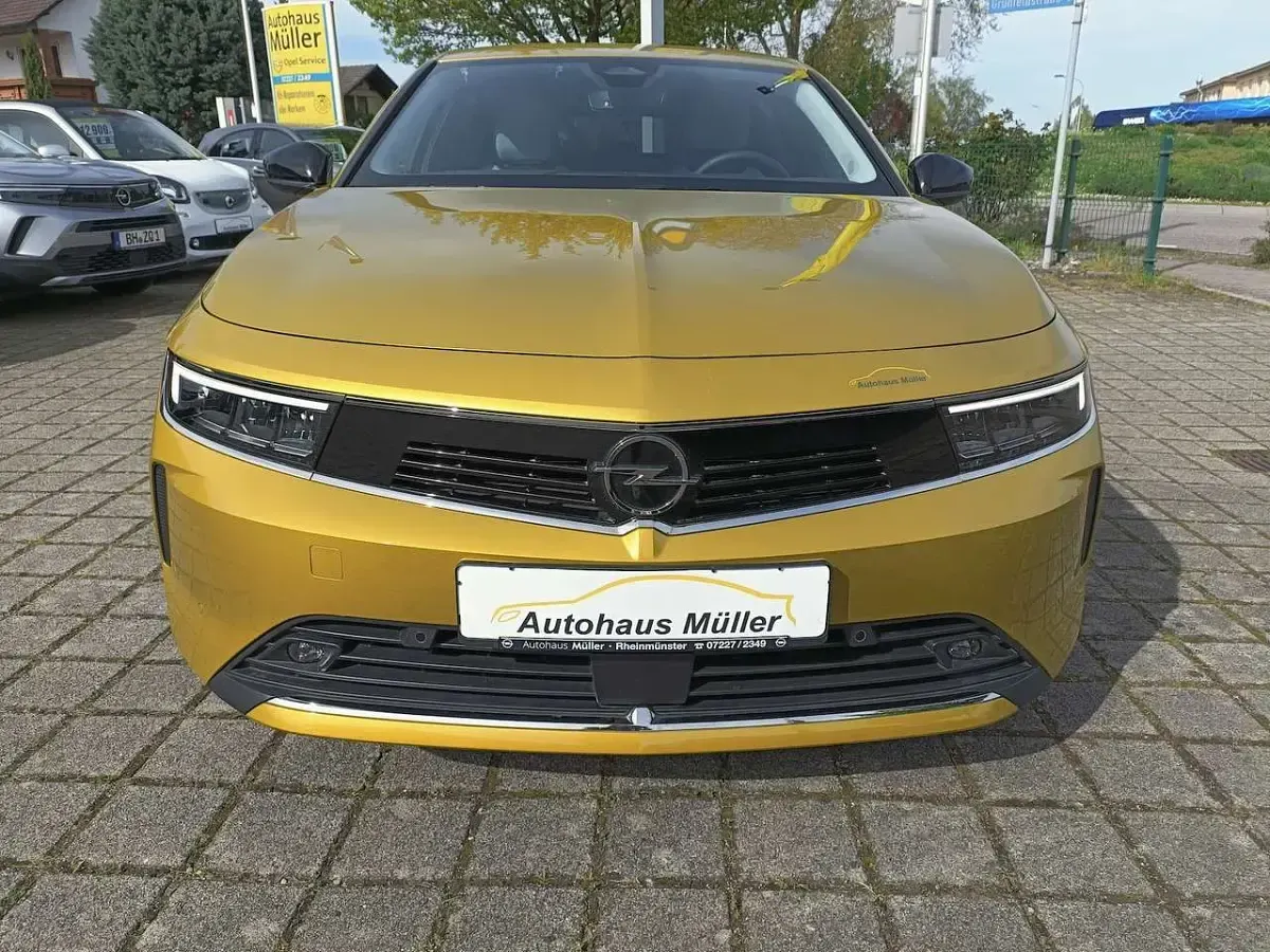 Gebraucht Opel Astra Elegance 131 PS (96 kW) 2023 Kult gelb Limousine