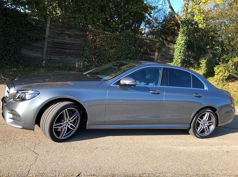 Gebraucht Mercedes E220 AMG line 194 PS (142 kW) 2018 Grau Limousine