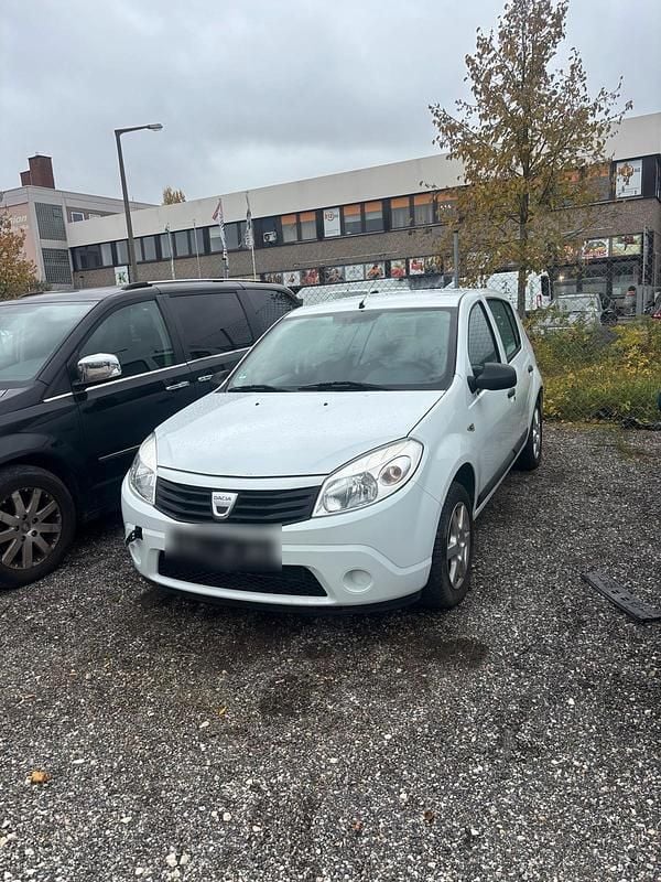 Weiß Gebraucht 2009 Dacia Sandero Kleinwagen | 500 € (Superpreis) - Bild 1/4