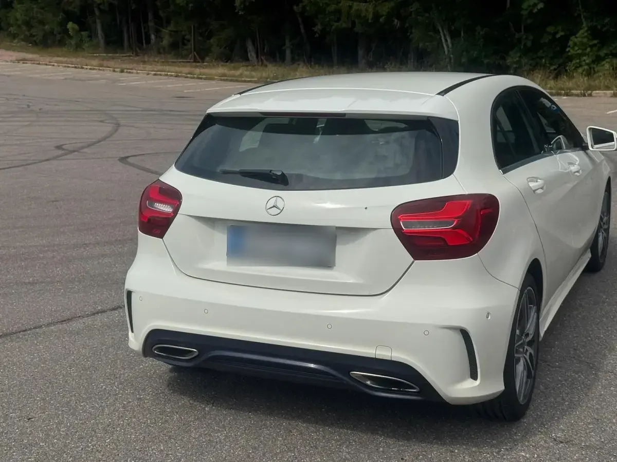 Gebraucht Mercedes A200 AMG 156 PS (114 kW) 2018 Weiß Kleinwagen
