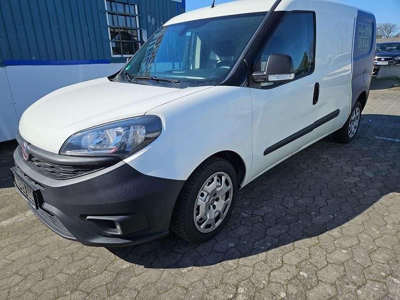 Gebraucht Fiat Doblò S 101 PS (74 kW) 2019 Weiß Van / Kleinbus