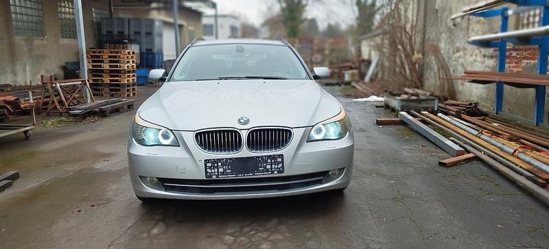 Gebraucht BMW 525 197 PS (144 kW) 2007 Silber Kombi