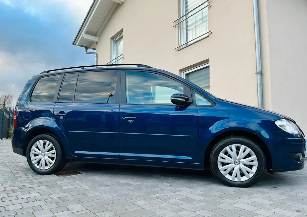 Gebraucht VW Touran 140 PS (102 kW) 2009 Blau Van / Kleinbus