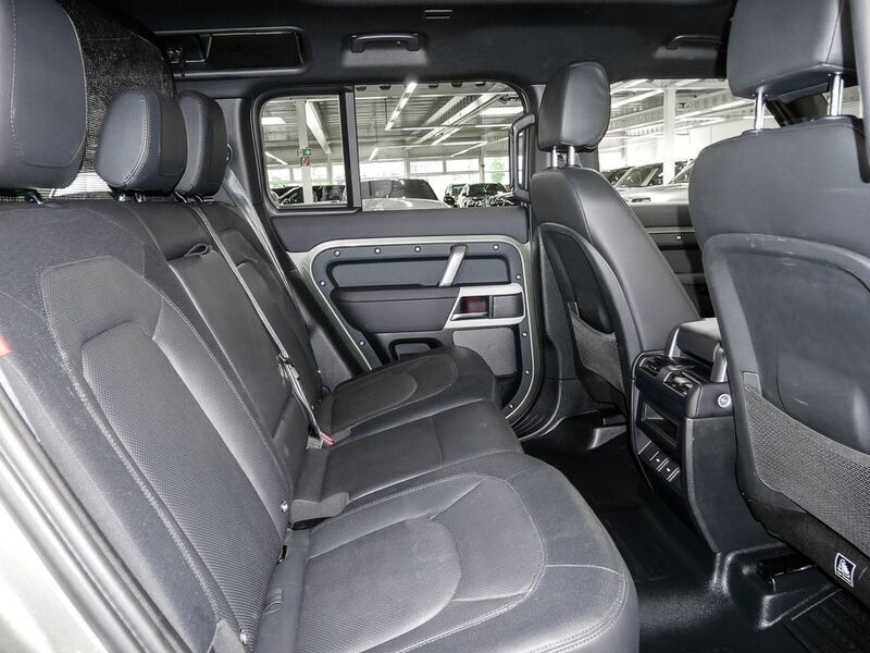 Gebraucht Land Rover Defender SE Dynamic 304 PS (223 kW) 2023 Grün SUV