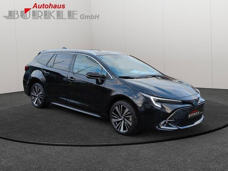 Neu Toyota Corolla 178 PS (130 kW) 2025 Schwarz Kombi