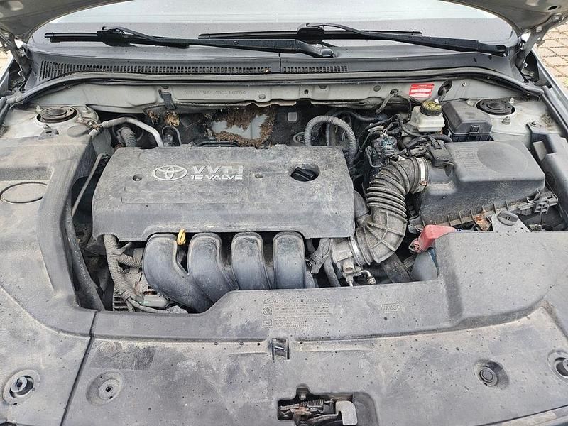 Beige Gebraucht 2005 Toyota Avensis Limousine | 3.490 € (Fairer Preis) - Bild 1/4