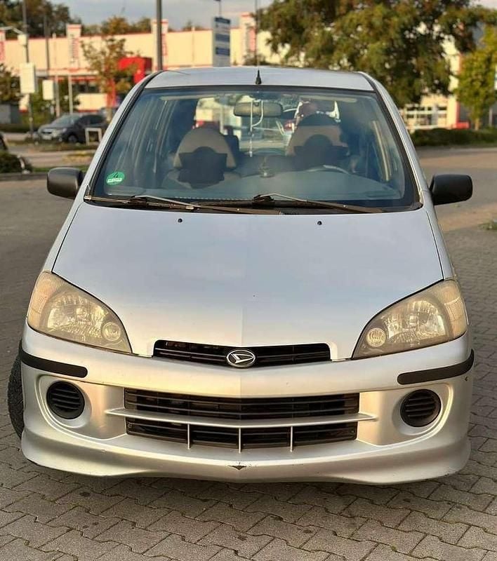 Gebraucht 2003 Daihatsu YRV Van / Kleinbus | 900 € - Bild 1/4