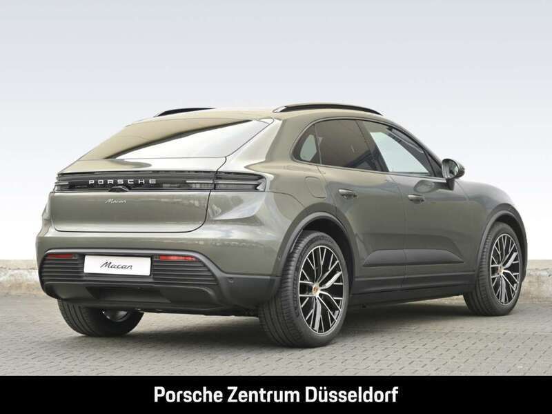 Gebraucht Porsche Macan 264 kW (360 PS) 2024 Aventuringrünmetallic SUV
