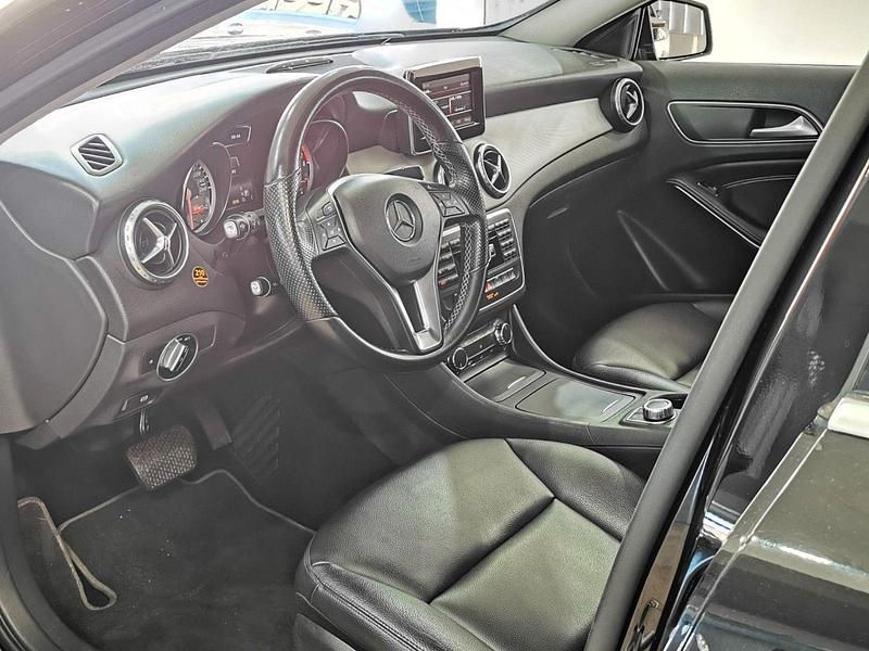 Gebraucht Mercedes GLA200 156 PS (114 kW) 2014 Schwarz SUV