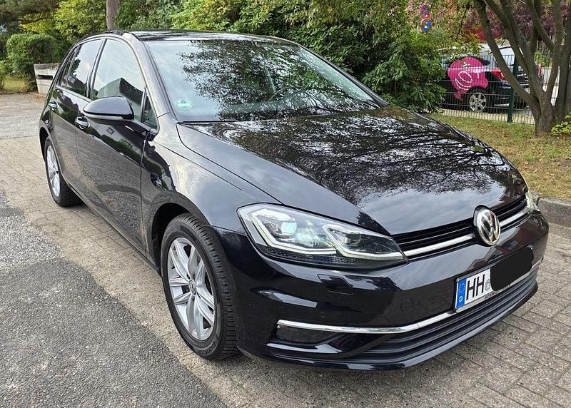 Schwarz Gebraucht 2017 VW Golf VII Comfortline Limousine | 16.990 € (Etwas zu teuer) - Bild 1/4