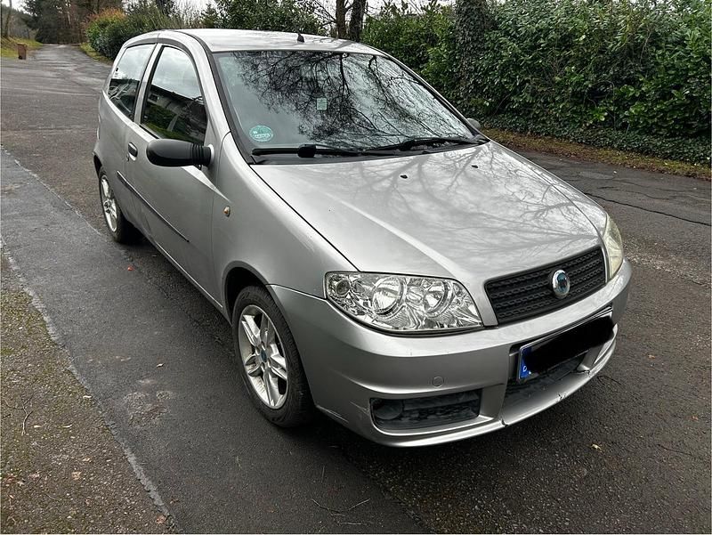 Gebraucht Fiat Punto 60 PS (44 kW) 2005 Silber Kleinwagen