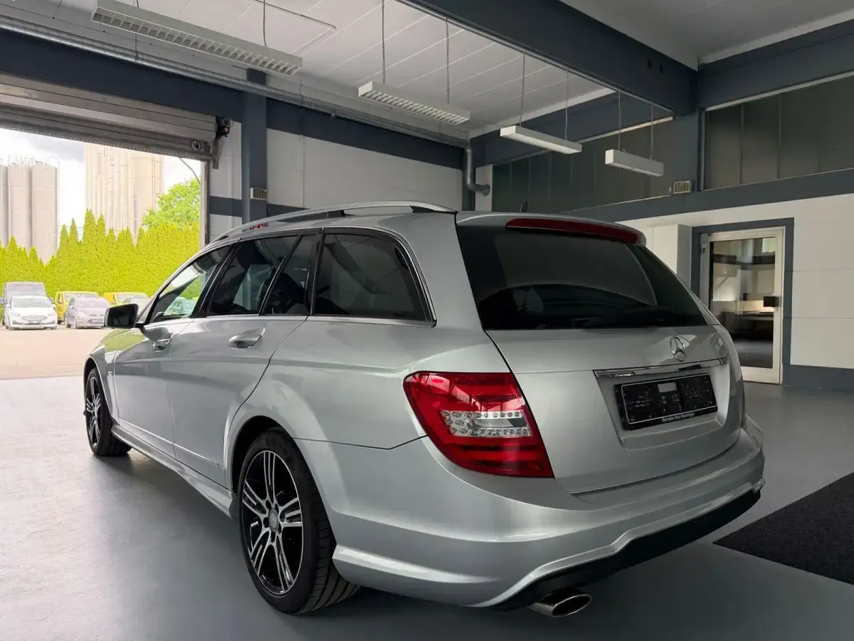 Gebraucht Mercedes C200 AMG 184 PS (135 kW) 2014 Silber Limousine