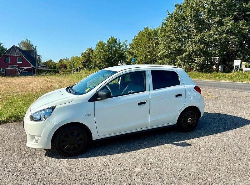 Weiß Gebraucht 2016 Mitsubishi Space Star Diamant Edition Limousine | 4.900 € (Fairer Preis) - Bild 1/4