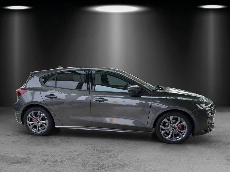Neu Ford Focus ST-Line 125 PS (91 kW) 2026 Magnetic grau Limousine