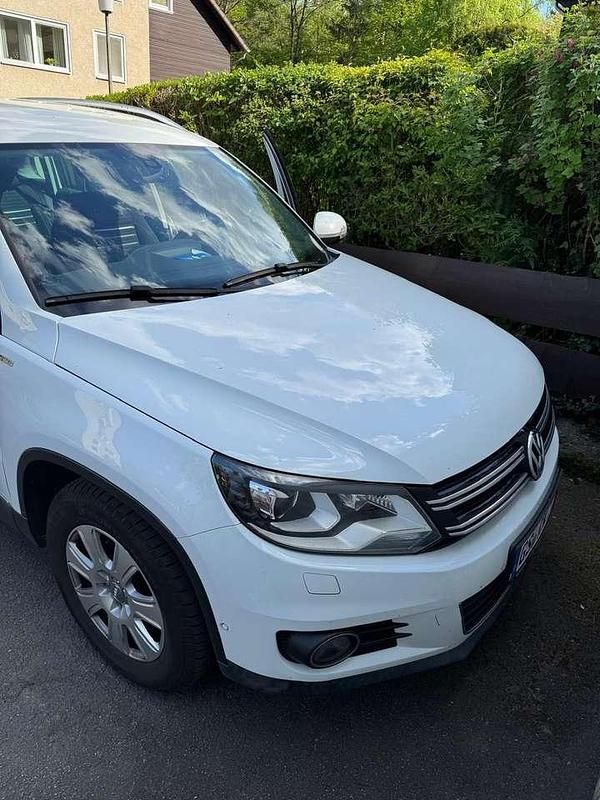 Weiß Gebraucht 2014 VW Tiguan Sportline SUV | 9.400 € (Guter Preis) - Bild 1/4
