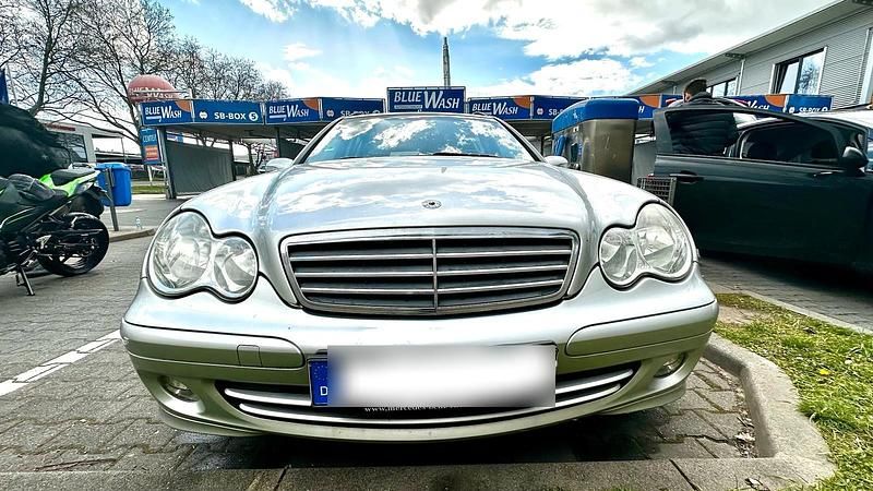 Gebraucht Mercedes C200 122 PS (89 kW) 2004 Silber Kombi