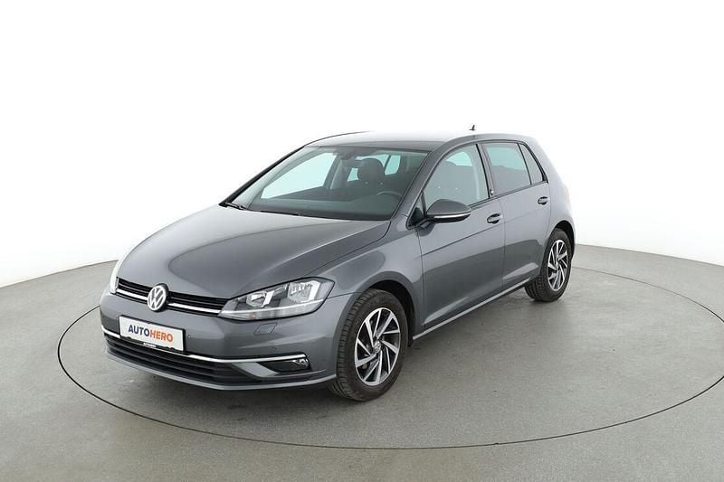 Grau Gebraucht 2018 VW Golf VII Sound Limousine | 13.630 € (Guter Preis) - Bild 1/3