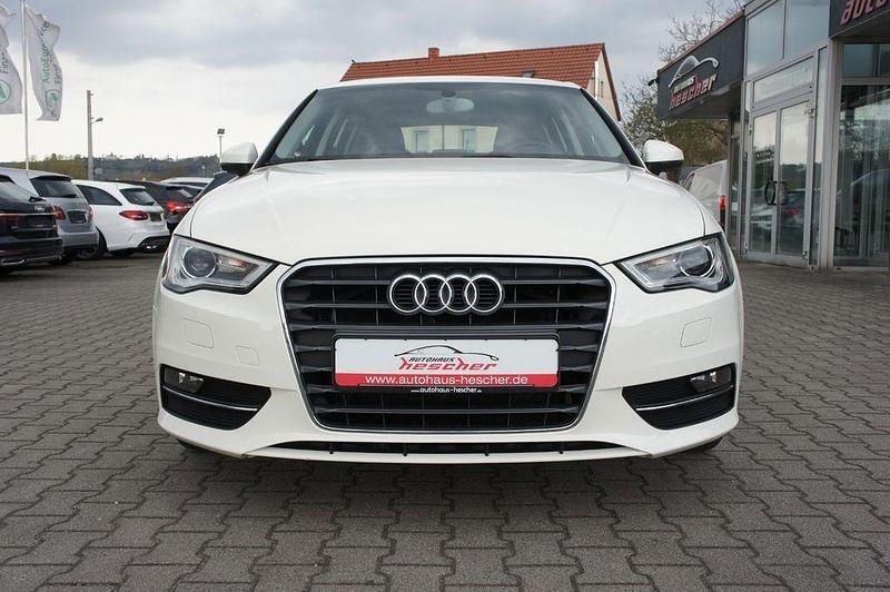 Gebraucht Audi A3 Ambiente 110 PS (80 kW) 2015 Weiß Limousine