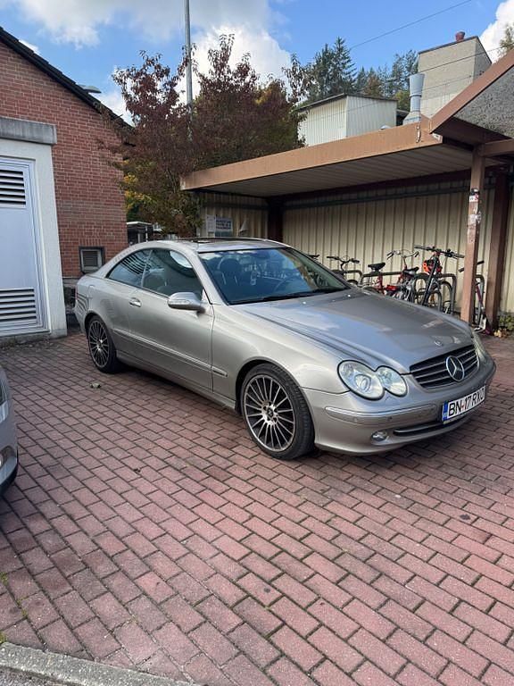 Silber Gebraucht 2004 Mercedes CLK270 Avantgarde Coupé | 2.000 € (Fairer Preis) - Bild 1/4