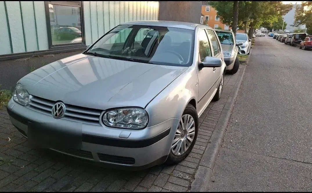 Gebraucht VW Golf IV Basis 116 PS (85 kW) 2003 Silber Limousine