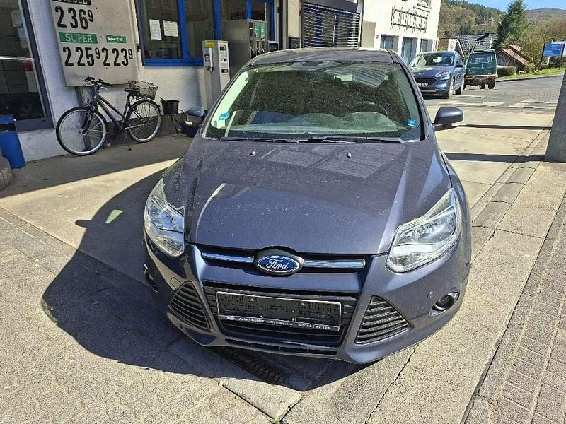 Gebraucht Ford Focus Champions Edition 116 PS (85 kW) 2013 Midnight skygrau metallic Limousine