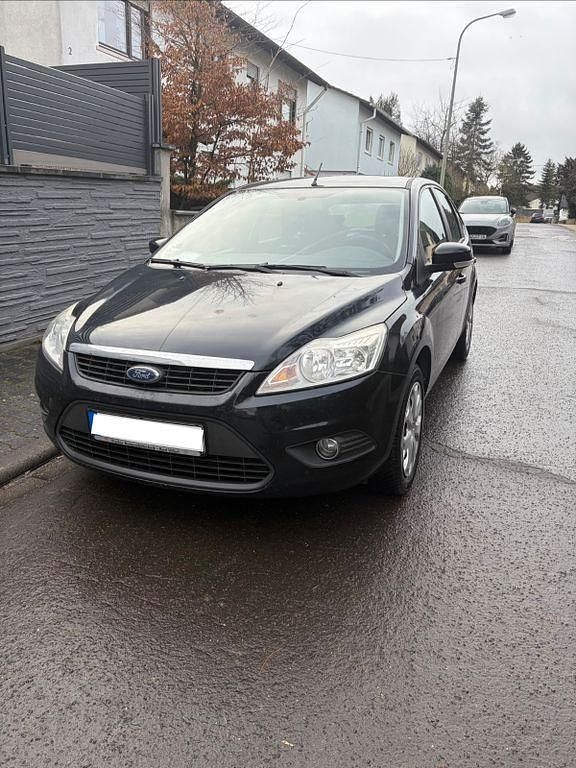 Schwarz Gebraucht 2011 Ford Focus Limousine | 2.700 € (Guter Preis) - Bild 1/4