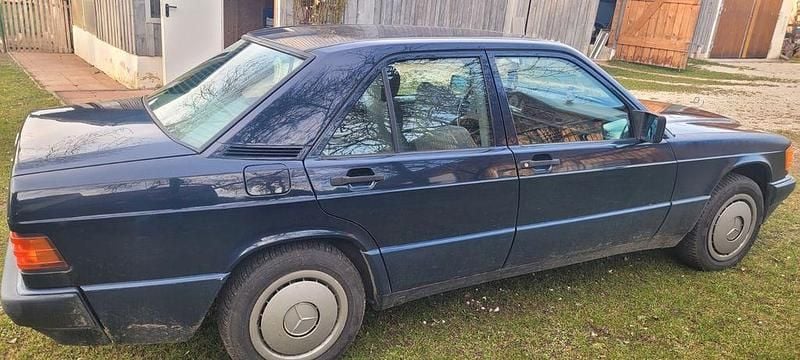 Gebraucht Mercedes 190 101 PS (74 kW) 1990 Blau Limousine