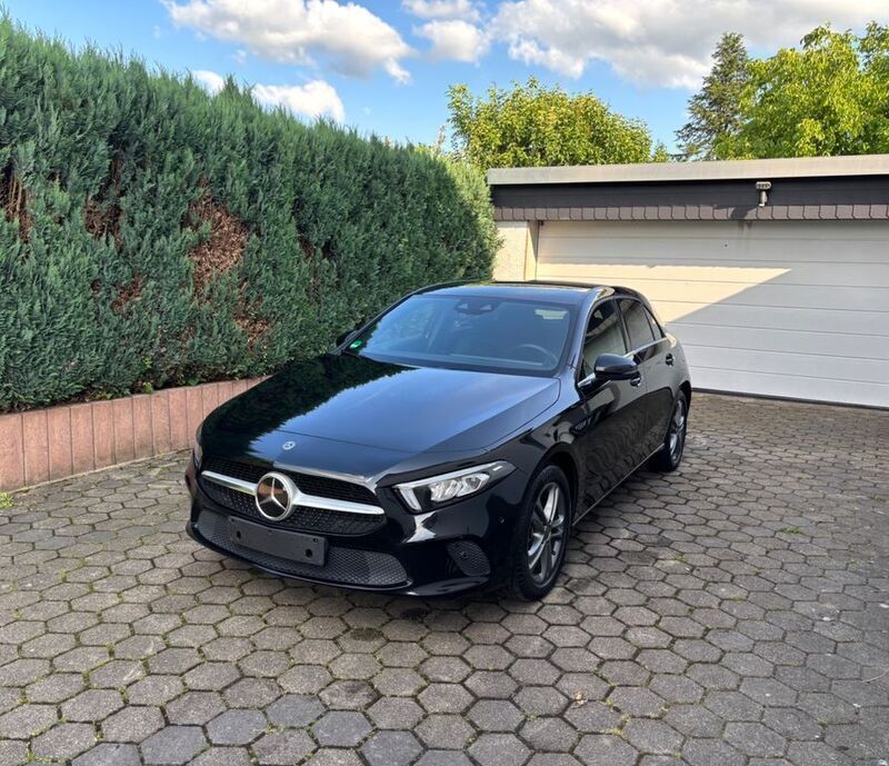 Schwarz Gebraucht 2020 Mercedes A250 Limousine | 20.500 € (Guter Preis) - Bild 1/4