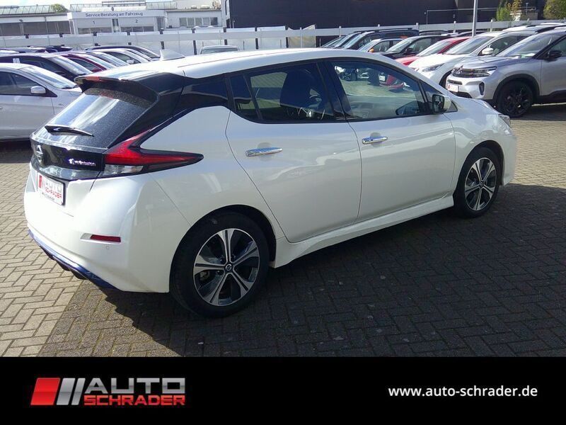 Gebraucht Nissan Leaf N-Connecta 110 kW (150 PS) 2021 Weiß Kleinwagen