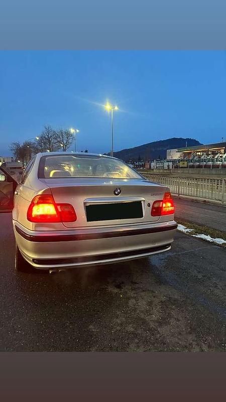 Gebraucht BMW 323 170 PS (125 kW) 1999 Limousine