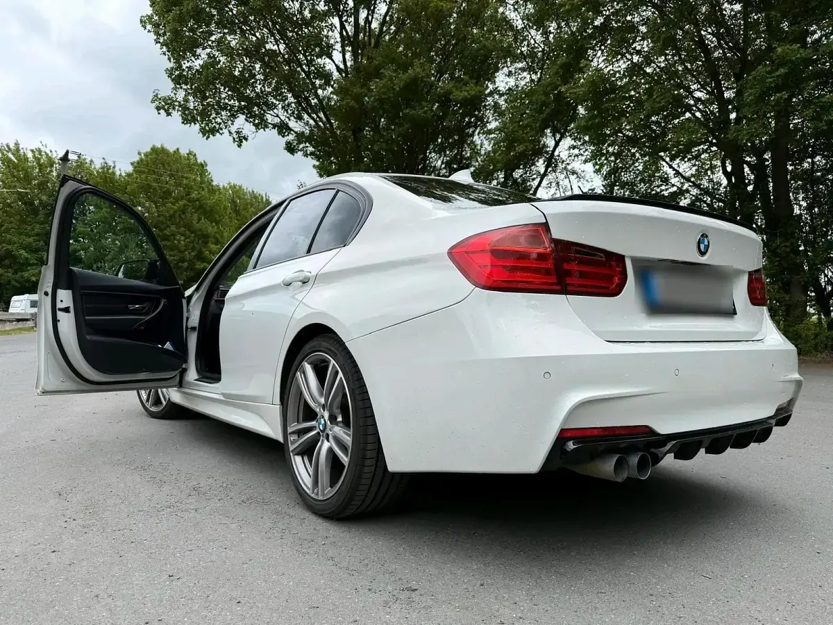 Gebraucht BMW 320 M Sport 184 PS (135 kW) 2013 Weiß Limousine