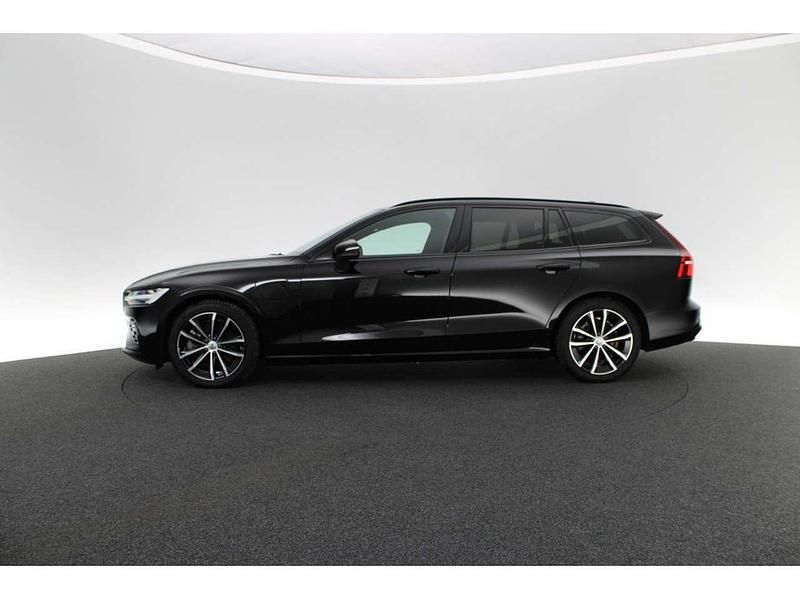 Gebraucht Volvo V60 Plus 398 PS (292 kW) 2022 Black solid stone Kombi