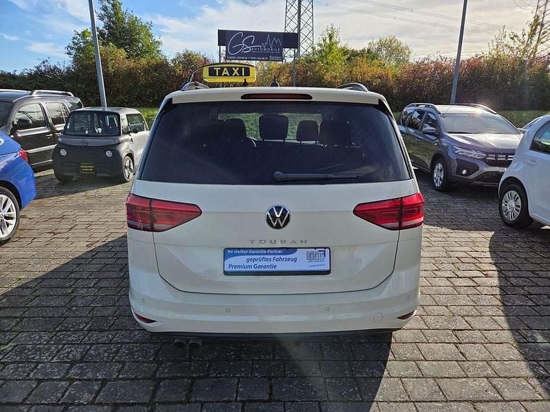 Gebraucht VW Touran 150 PS (110 kW) 2024 Beige Van / Kleinbus