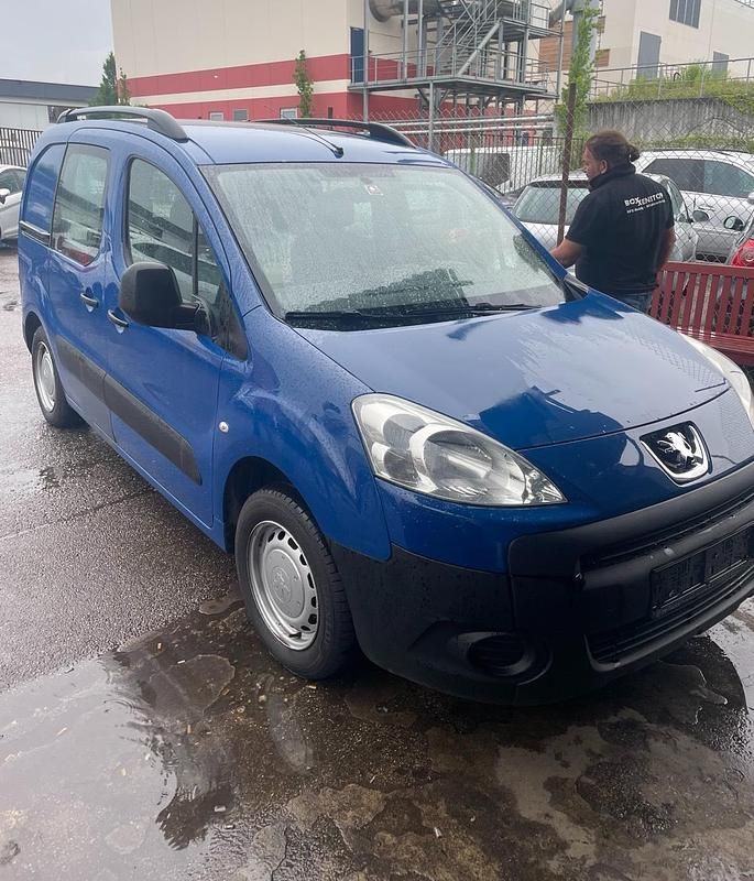 Blau Gebraucht 2011 Peugeot Partner Van / Kleinbus | 3.500 € (Guter Preis) - Bild 1/4