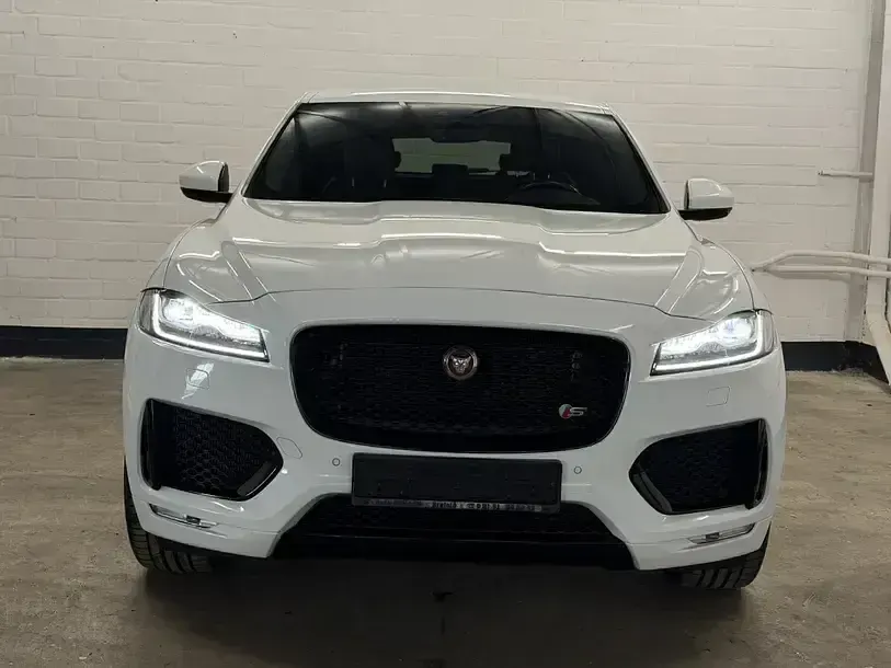 Gebraucht Jaguar F-Pace Pure 300 PS (220 kW) 2019 Fuji white SUV