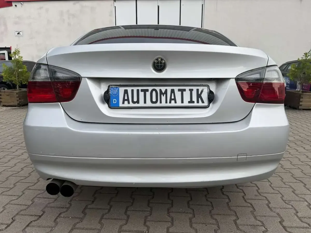 Gebraucht BMW 320 150 PS (110 kW) 2005 Silber Limousine
